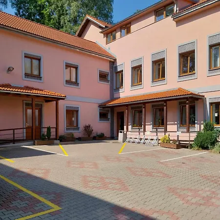 Hotel Fabrica 3*