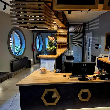 호텔 Fabrica 리베레츠